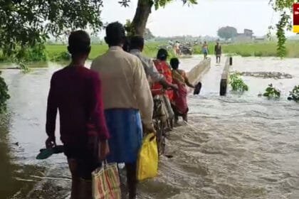 বিপদসীমার ওপরে দেবখালের জল